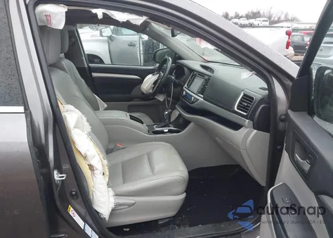 2015 Toyota Highlander Xle V6 z USA, uszkodzony, nr VIN 5TDJKRFH6FS159725